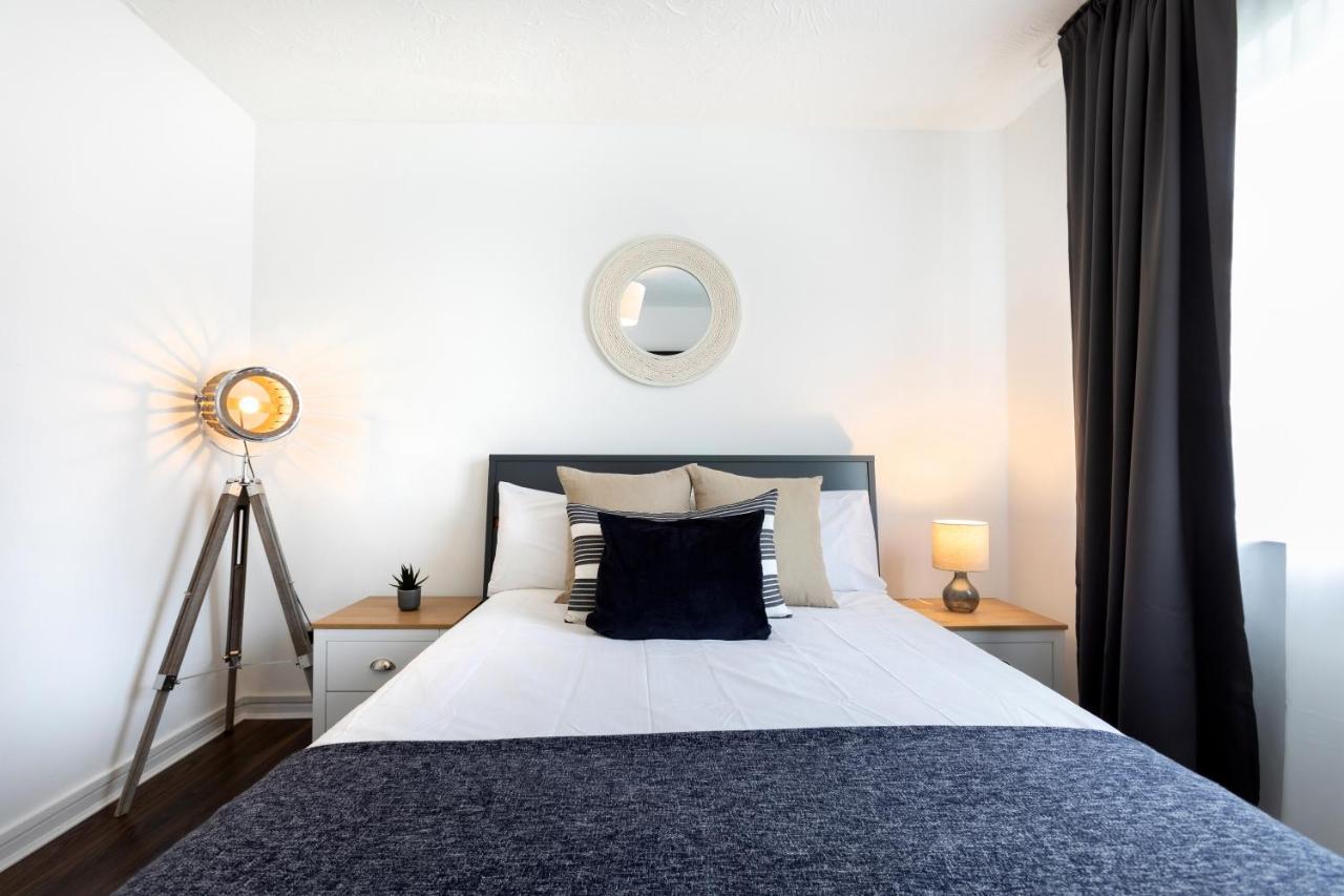1-Bedroom Apartment With A Private Garden, Beach 5-Min Walk Weymouth Rom bilde