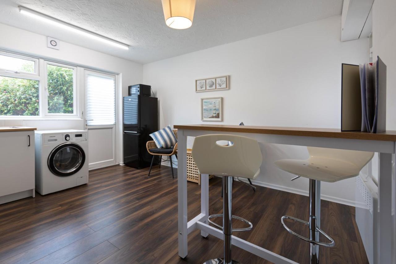 1-Bedroom Apartment With A Private Garden, Beach 5-Min Walk Weymouth Eksteriør bilde
